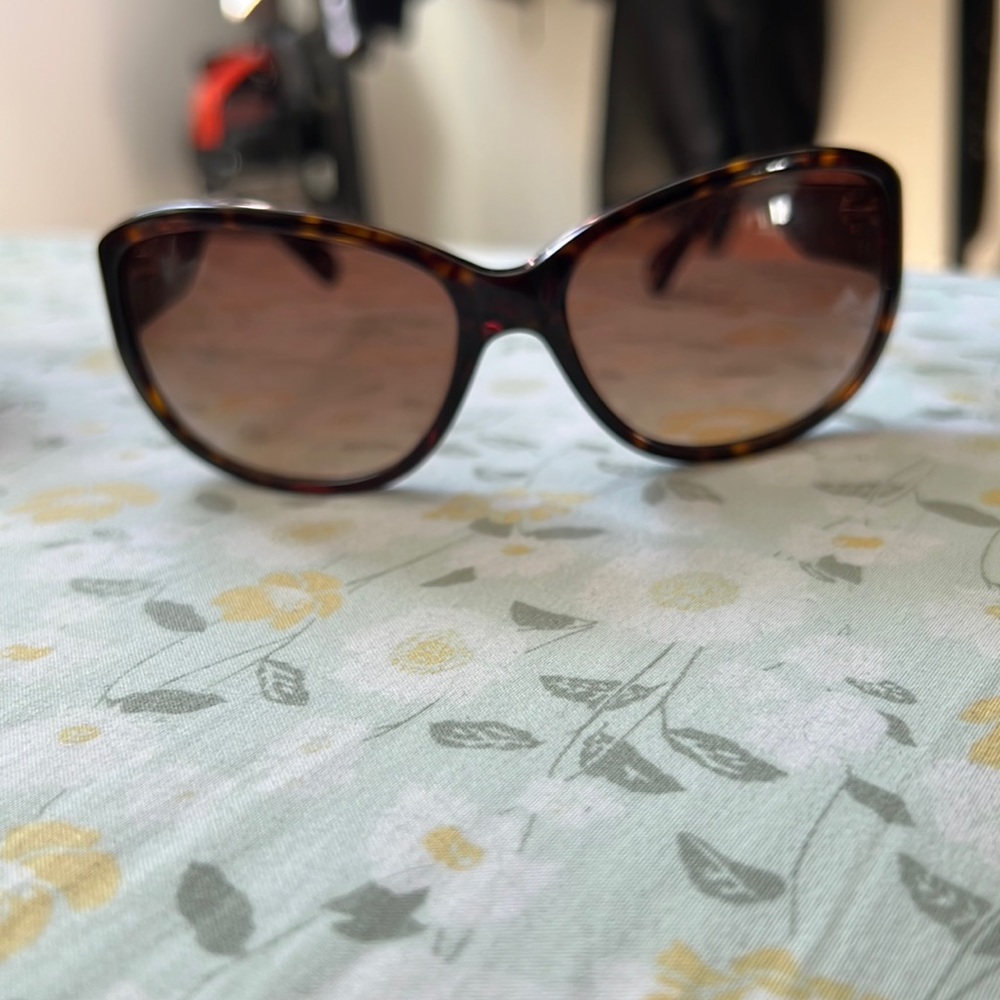 COACH SUNGLASSES. AUTHENTIC. DARK BROWN, Style: Devyn
